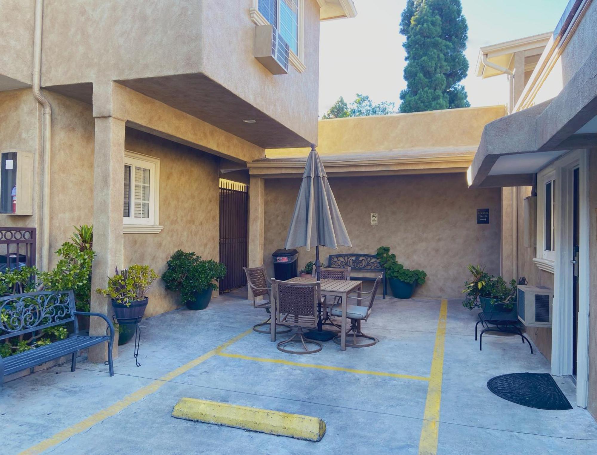 Nite Inn At Universal City - Walking Distance To Universal Studios Hollywood Лос Анджелис Екстериор снимка