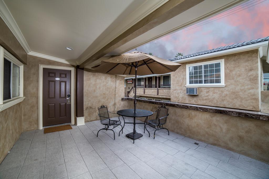 Nite Inn At Universal City - Walking Distance To Universal Studios Hollywood Лос Анджелис Екстериор снимка